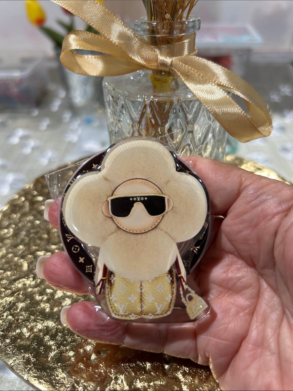 Luxury Vivi Pop Socket Accessory For Phone.